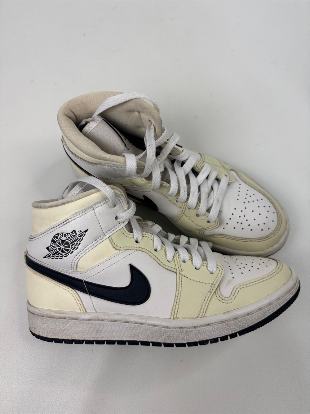 Nike Air Jordan 1 White Cream sneakers Black Swoosh Size 7.5